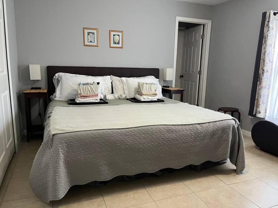 Debbie's 3-bedroom In A Duplex