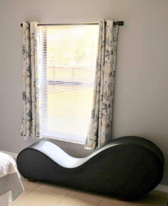 Debbie's 3-bedroom In A Duplex